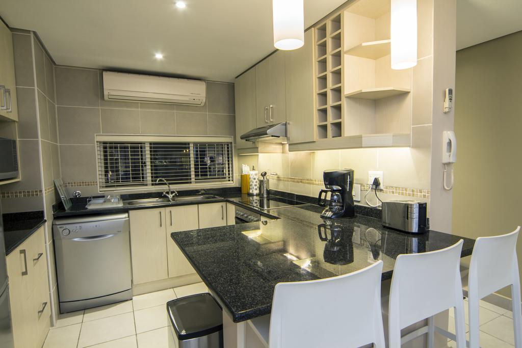 14 The Shades - By Stay In Umhlanga Durban Bilik gambar